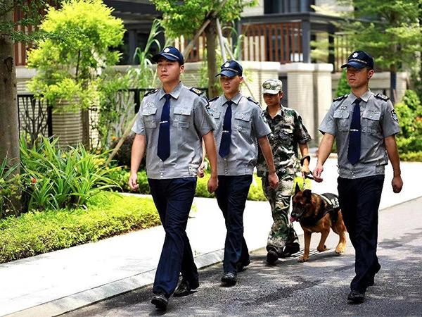 門衛保安公司是怎么處理緊急情況的？